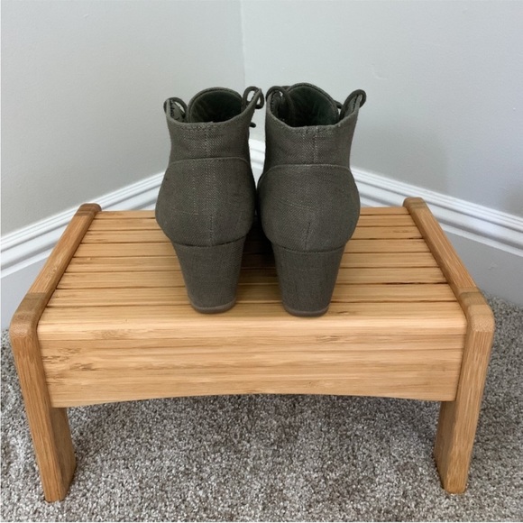 Maurices Olive Green Ankle Wedge Heel Booties Size 8 - Picture 3 of 5